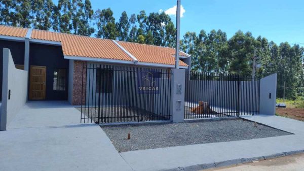 Casa à venda, no Recanto Brasil em Ponta Grossa, Colônia Dona Luíza, com 2 quartos, 50m²